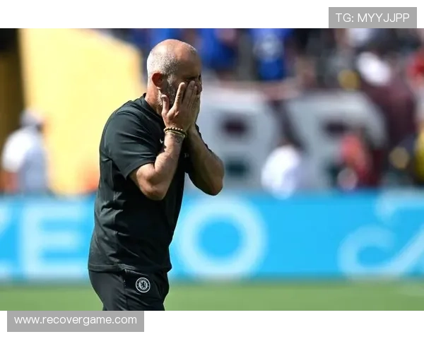 内维尔怒斥切尔西像青年队桑切斯